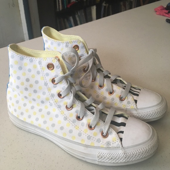 CONVERSE ALL STARS Shoes - Converse High Tops